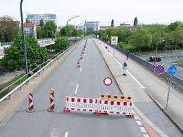 Bundesstraße voll gesperrt: Brücke in Dresden droht einzustürzen