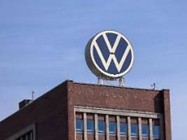 fabriken arbeiten günstiger: weniger mitarbeiter, geringere kosten - vw meldet sparerfolge