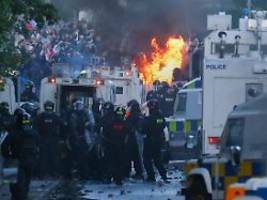 Mehrere Festnahmen in Belfast: Polizisten bei erneuten rassistischen Krawallen verletzt