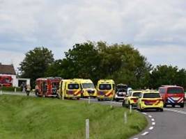 Unglück in den Niederlanden: Autofahrer erfasst radelnde Schüler - drei Tote