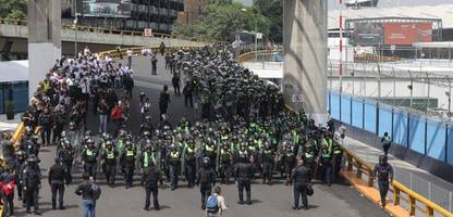 WM 2026 in Mexiko: Polizei schützt Flughafen vor protestierenden Lehrern