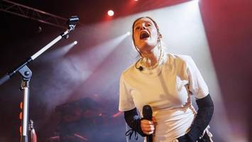 „Ich leuchte heller als je zuvor“: Da ist so viel Liebe im Schanzenzelt