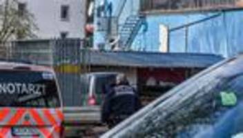 Eifersucht und verletzte Ehre: Tödlicher Schuss auf Frau am Geburtstag des Kindes - Anklage
