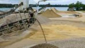 Streit um Sand und Kies: Richter stellen kritische Fragen zum Kiesabbau am Rhein