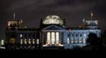 Sicherheit: Dobrindt befürchtet Drohnenangriffe auf Bundestag