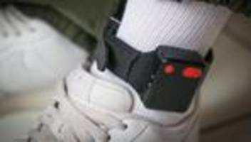 gewaltschutzgesetz: gewaltopfer sollen durch fußfessel beim täter geschützt werden