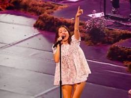 Pop im Babydoll-Kleid: Olivia Rodrigo sorgt für viel Gesprächsstoff
