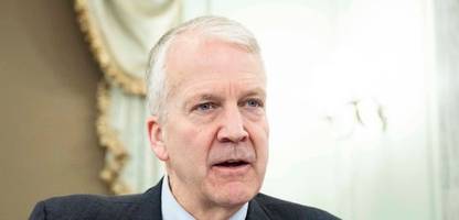 Alaska-Wahl: Dan Sullivan fordert Dan Sullivan heraus. Die Namensgleichheit ist ein Problem