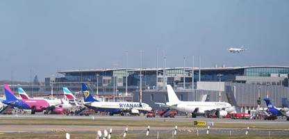 Hamburg: Sicherheitskontrolle am Flughafen wieder geöffnet