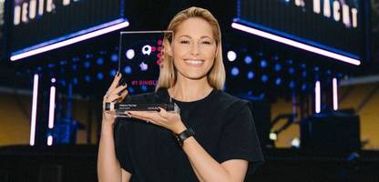 helene fischer: »heute nacht« ist nummer 1 der charts, obwohl es kein streaming-hit ist