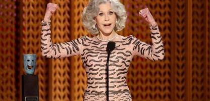 jane fonda und trumps 80. geburtstag: gegenaktion zum käfigkampf in new york