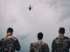 luftfahrtmesse ila: vivaldi trifft auf kampfhubschrauber