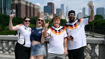 Von kostenlos bis 160 Euro: Die großen Preisunterschiede der WM-Trikots