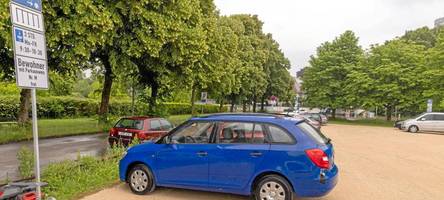 Stadt schüttet Ausweichparkplatz auf Perzheimwiese auf