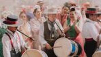 romería de el rocío: ¡viva andalucía!