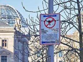 Bundespolizei nicht zuständig: Dobrindt warnt vor Drohnenangriffen auf Bundestag