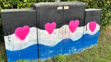 pinkfarbene herzen überall: guerilla-aktion macht jork zum ort der liebe