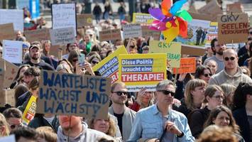 psychotherapeuten in hamburg protestieren heute erneut gegen honorarkürzung