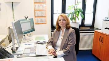 in der schaltzentrale der macht: diese frau diente fünf hamburger bürgermeistern