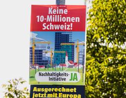 Migration in der Schweiz: Schweiz stimmt gegen einen Bevölkerungsdeckel