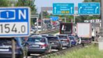 Verkehr: Sperrungen sorgen für Stau auf Hamburgs Straßen