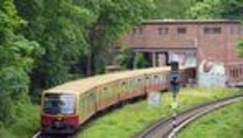 Wetter: S-Bahn-Verkehr nach Erkner wegen Blitzeinschlag unterbrochen