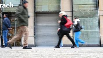 mann mitten in frankfurt mit machete schwer verletzt