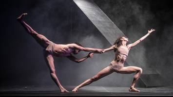 ernst deutsch theater: bundesjugendballett reagiert auf die angespannte weltlage