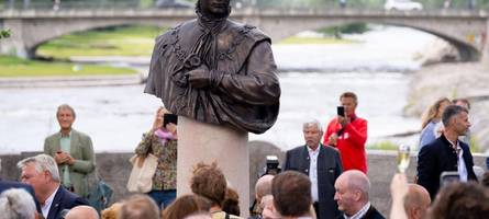 ein neues denkmal für den „kini“: vor 140 jahren starb bayerns legendärer könig