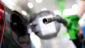 Mobilitätskosten: Spritpreise fallen - ADAC: Nicht schnell genug