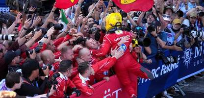 formel 1: lewis hamilton holt ersten grand-prix-sieg für ferrari - »wie eine gottheit gefeiert« - pressestimmen