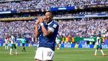 Fußball-WM: Mbappé eröffnet: Frankreich startet mit Sieg in Titelmission