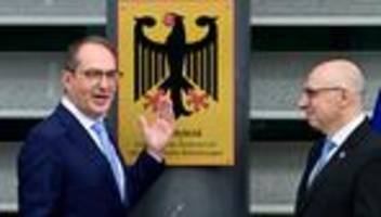 berlin: alexander dobrindt eröffnet zentrum zur abwehr hybrider bedrohungen