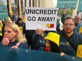 Aggressives Vorgehen : Bund lehnt Unicredit-Angebot für Commerzbank ab