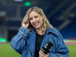 endlich bist du da: rtl-moderatorin laura papendick freut sich über nachwuchs