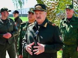 Entschuldigung bei Selenskyj: Lukaschenko nennt militärischen Sieg unrealistisch