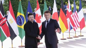 g7-gipfel in evian: heimlicher star sitzt mit am tisch