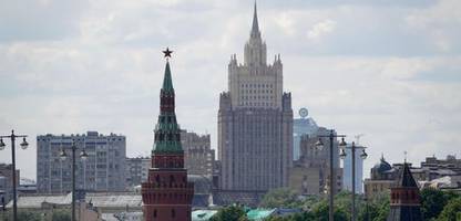 Russland: Moskau meldet Abwehr von 60 Drohnen – Raffinerie brennt
