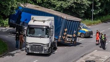 lkw sorgte ende april für sperrung auf a7 – nun löst er wieder verkehrschaos aus