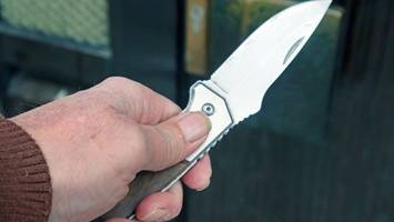 Messerstecherei in Norderstedt: 20-Jähriger lebensgefährlich verletzt