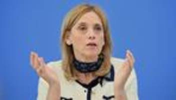 schwarz-rote koalition: spd wirft bildungsministerin prien schlechte zusammenarbeit vor