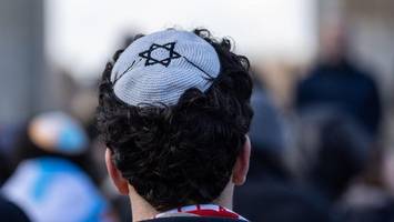 24 antisemitische vorfälle pro tag: juden in deutschland sind zielscheibe für hass