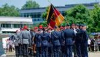 bundeswehr: was über 350 soldaten vorm bundesverfassungsgericht machen