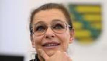 Corona-Beschränkungen: Sängerin Julia Neigel erweitert Strafanzeige wegen Corona