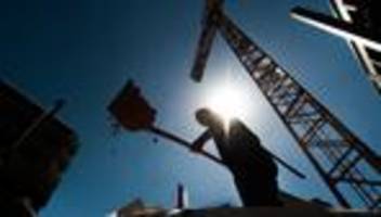 Klimawandel trifft Wirtschaft: Wenn Arbeit zu heiß wird: Kommt die Siesta in Deutschland?