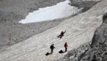 Winterspaß: Förderband erleichtert Rodelspaß auf der Zugspitze