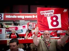 Abschied vom Achtstundentag?: Das Ende der täglichen Höchstarbeitszeit wäre ein Türöffner für den Zwölfstundentag