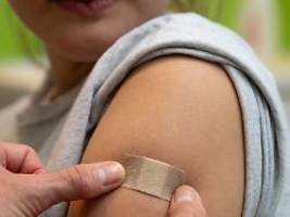 Mädchen und Jungen betroffen: Studie: HPV-Impfung lässt Krebs-Todesfälle fast verschwinden