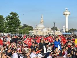 Wutwelle überrollt das Team: Nach WM-Schock: Im türkischen Fußball kracht's gewaltig