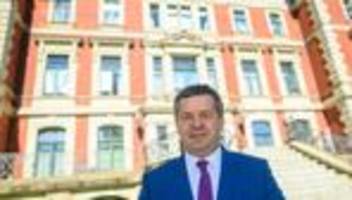 Sachsen-Anhalt: Ministerpräsident tourt per Fahrrad zu Firmen und Vereinen